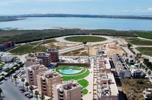 Apartamento en venta en Guardamar del Segura photo 0