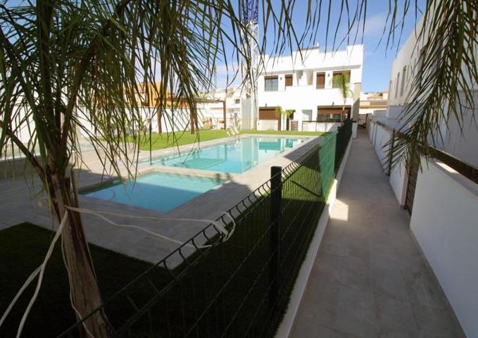 Casas de pueblo en venta en Pilar de la Horadada, Zona Pueblo photo 0