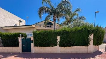 Chalet en venta en Cox, Avenida Vega Baja, 03350 photo 0