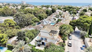 Chalet en venta en Orihuela Costa photo 0