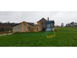 Casa con terreno en venta en Carballo photo 0