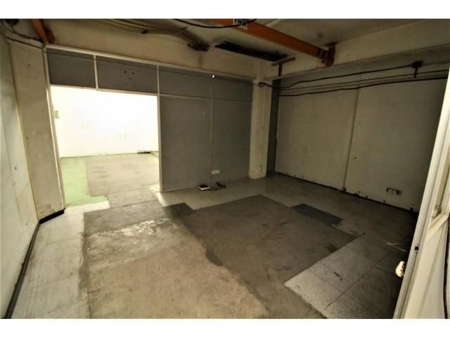 Local comercial en venta en Barcelona, El Camp de l'Arpa del Clot photo 0