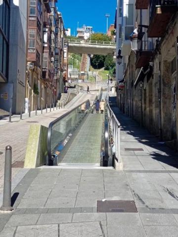 Local comercial en venta en Santander, Centro photo 0