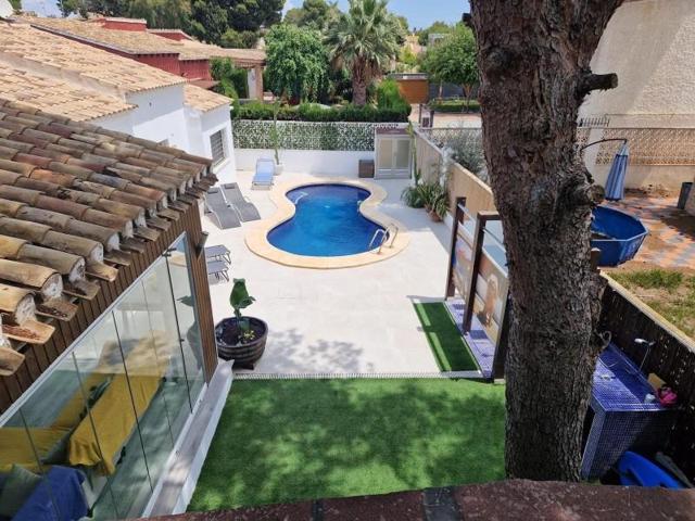 Chalet en venta en Orihuela Costa photo 0
