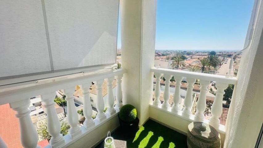 Apartamento en venta en Torrevieja photo 0