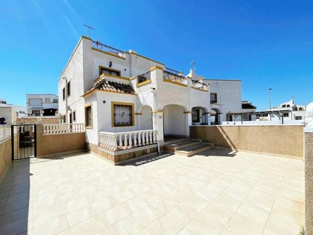 Adosada en venta en Orihuela Costa photo 0