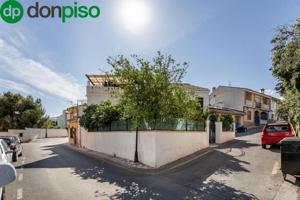 Casa en venta en Zubia, Centro photo 0
