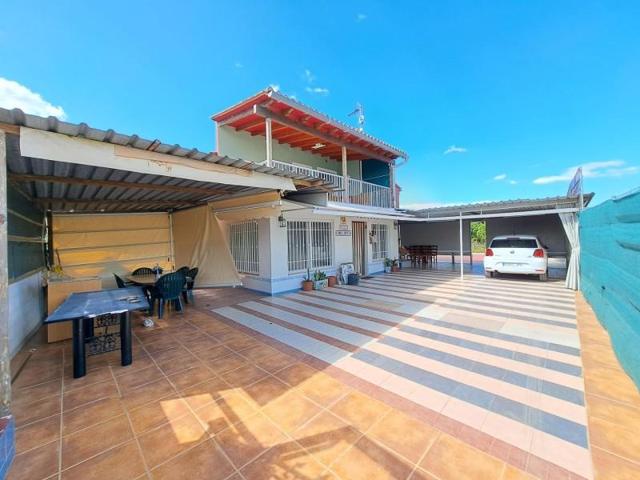 Chalet en venta en Benicull de Xúquer, Benicull de Xúquer photo 0
