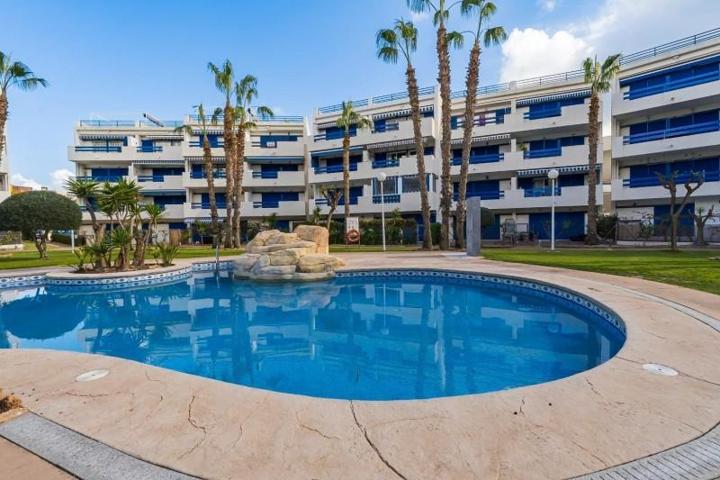 Apartamento en venta en Orihuela Costa, La Zenia photo 0