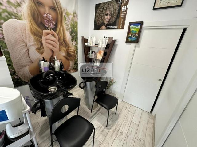Local comercial en venta en Oviedo, Oviedo photo 0