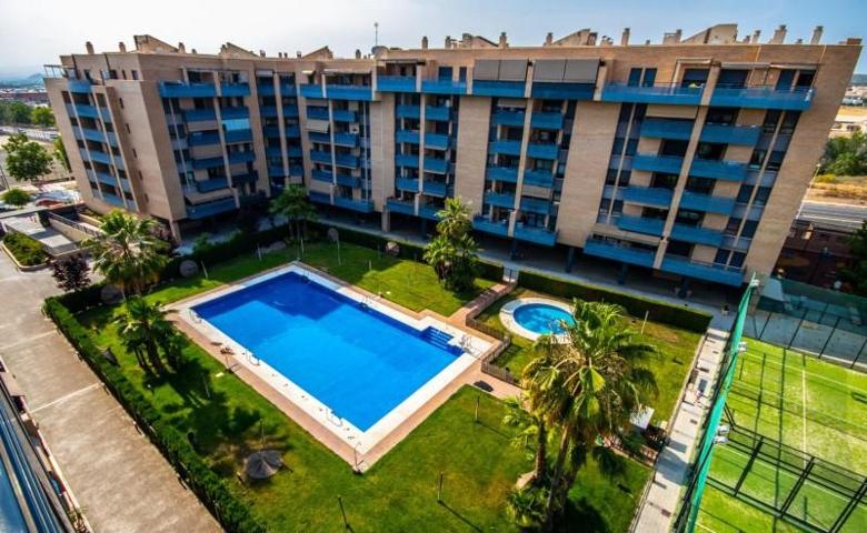 Piso en venta en Granada, La Paz photo 0