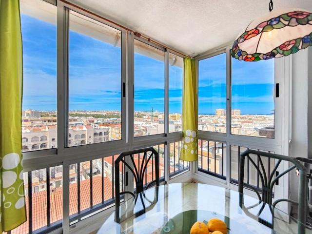 Apartamento en venta en Torrevieja photo 0