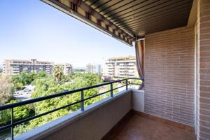 Apartamento en venta en Granada, Camino de ronda photo 0