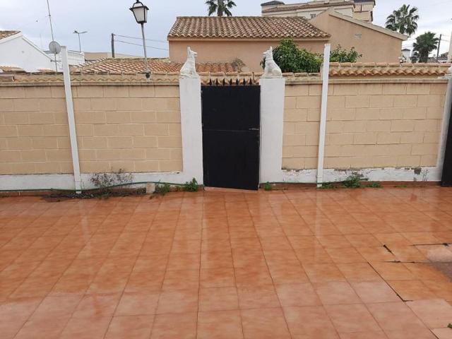 Chalet en venta en Orihuela Costa photo 0