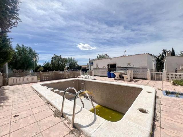 Casa con terreno en venta en Elche, Matola photo 0