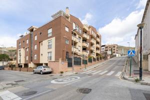 Piso en venta en Granada, Lancha del genil photo 0