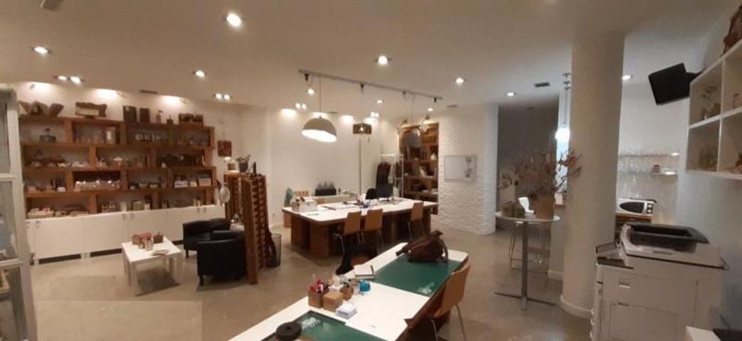 Local comercial en venta en Vitoria-Gasteiz, Casco viejo photo 0