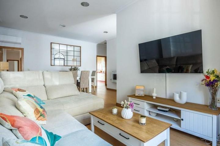 Casa en venta en Alcalá de Guadaira, Santa Lucia photo 0