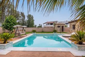 Chalet en venta en Alcalá de Guadaira, Carretera de Sevilla a Utrera photo 0