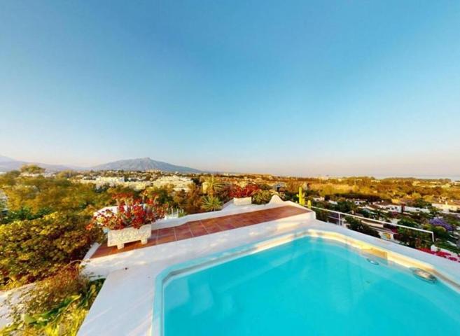 Aticos en venta en San Pedro de Alcántara, Guadalmina Alta photo 0