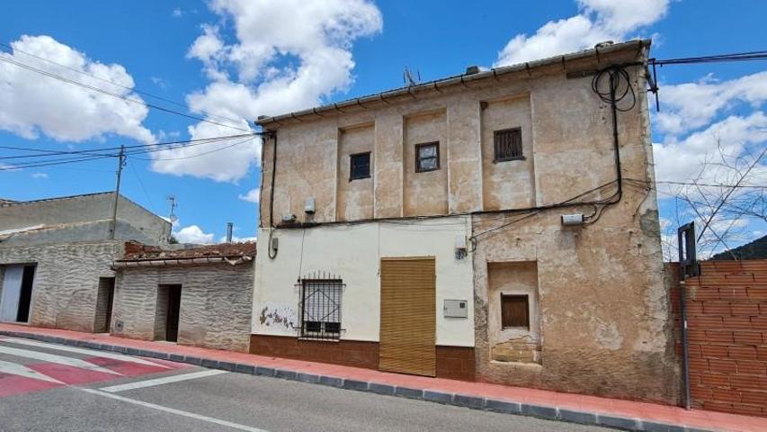 Adosada en venta en Algueña photo 0