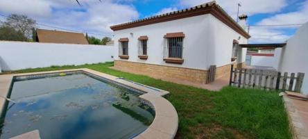 Chalet en venta en Chiclana de la Frontera, Las Lagunas - Campano photo 0