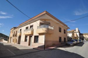 Adosada en venta en Algueña photo 0