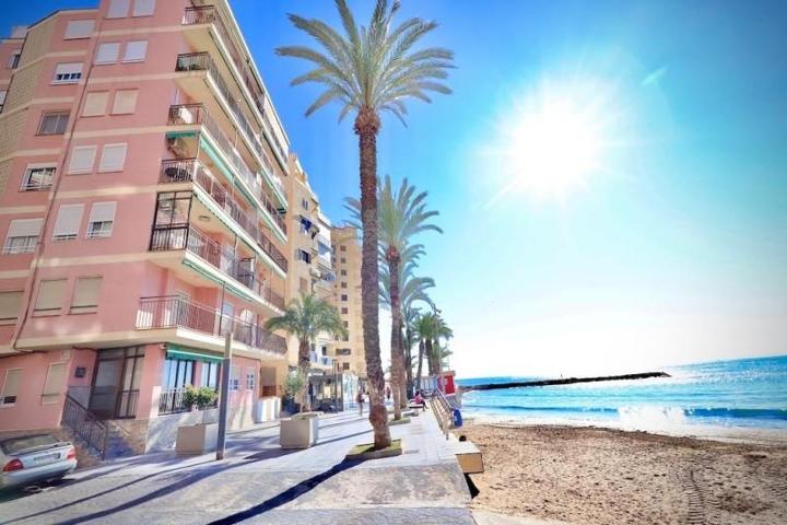 Apartamento en venta en Torrevieja, Playa del cura photo 0
