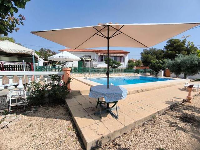 Chalet en venta en La Nucia, Montahud photo 0