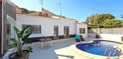 Chalet en venta en Orihuela Costa photo 0