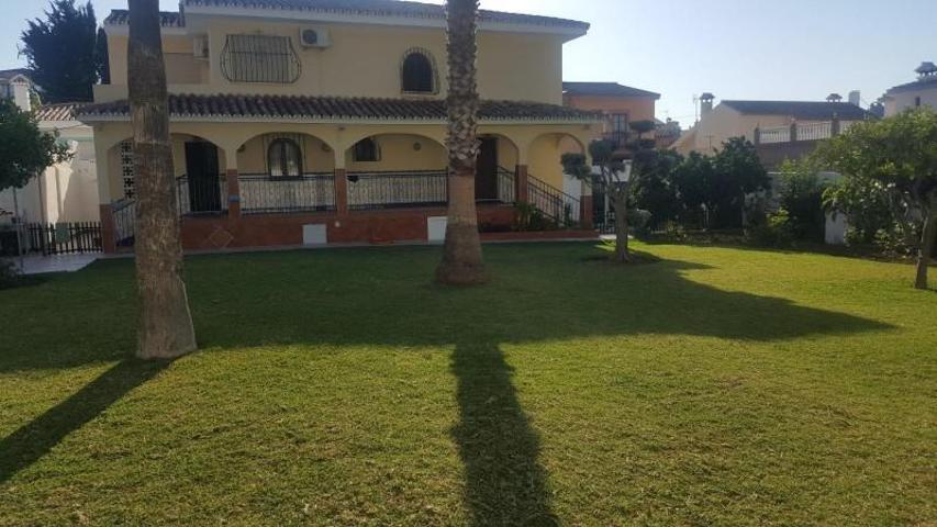 Chalet en venta en Mijas, El Coto photo 0