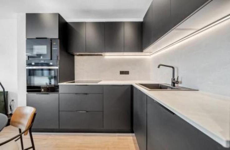 Apartamento en alquiler en Marbella, Nueva Andalucia - La Maestranza photo 0