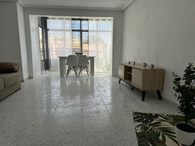 Apartamento en venta en Alicante photo 0