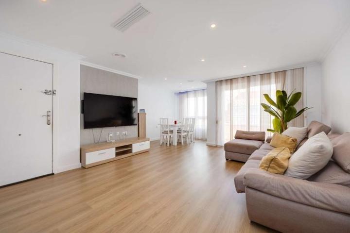 Apartamento en venta en Torrevieja, Centro photo 0