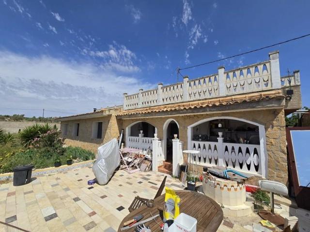 Chalet en venta en Sax photo 0