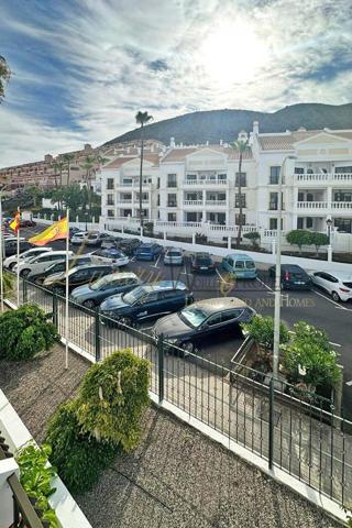 Apartamento en venta en Los Cristianos, Calle Rodeo, 38650 photo 0