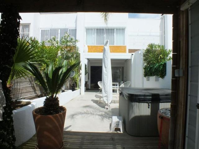 Adosada en venta en Roses photo 0