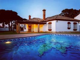 Chalet en venta en Chiclana de la Frontera, Novo Sancti Petri photo 0