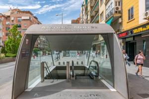Local comercial en venta en Granada, Centro photo 0