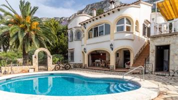 Chalet en venta en Denia, MON MITAD photo 0