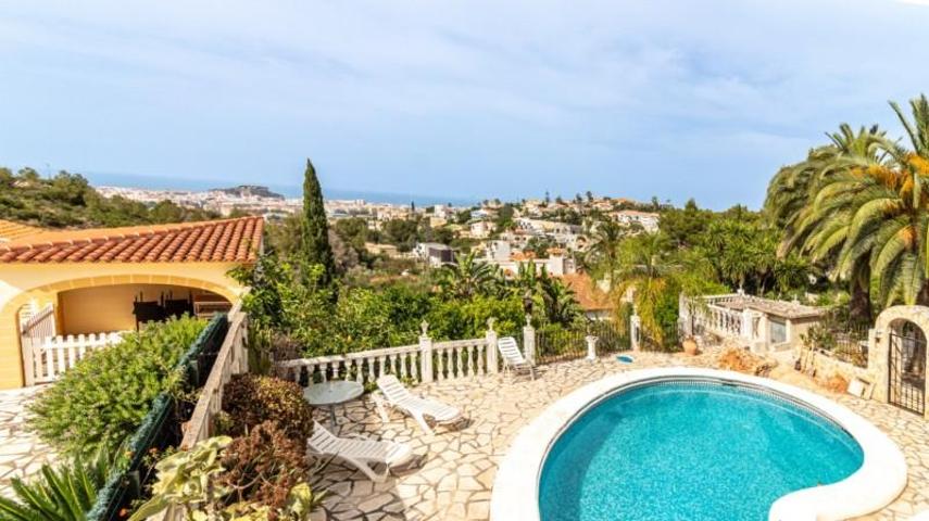 Chalet en venta en Denia, MON MITAD photo 0