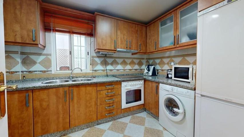 Piso en venta en Córdoba, Av. Barcelona - Viñuela - Rescatado photo 0