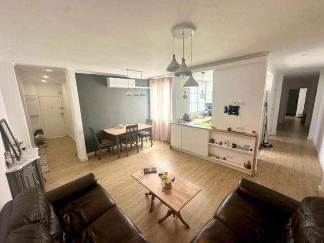 Apartamento en venta en Alicante, Gran via - Parque Avenidas photo 0