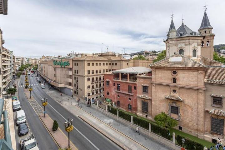 Piso en venta en Granada, Alhamar photo 0