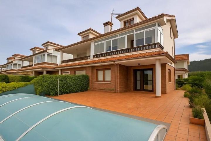 Chalet en venta en Miengo, Miengo photo 0