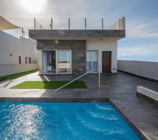 Chalet en venta en Orihuela Costa, Orihuela Costa photo 0