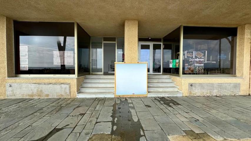 Local comercial en venta en Castell-Platja d'Aro, 1Âª Línea De Mar photo 0