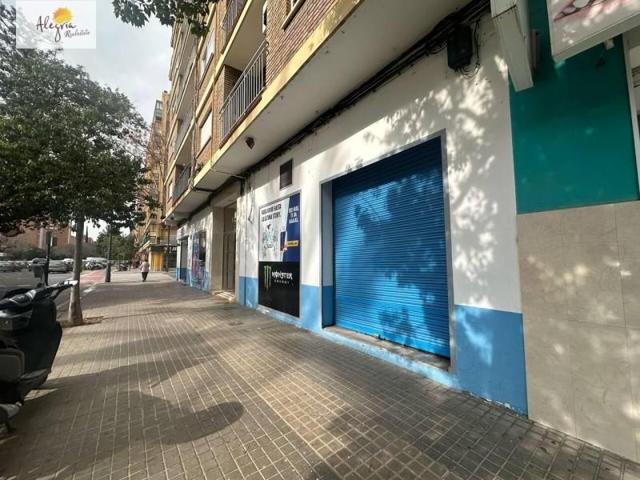 Local comercial en venta en Valencia, Mont-Olivet photo 0