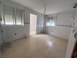 Piso en venta en Ceuti, Centro photo 0