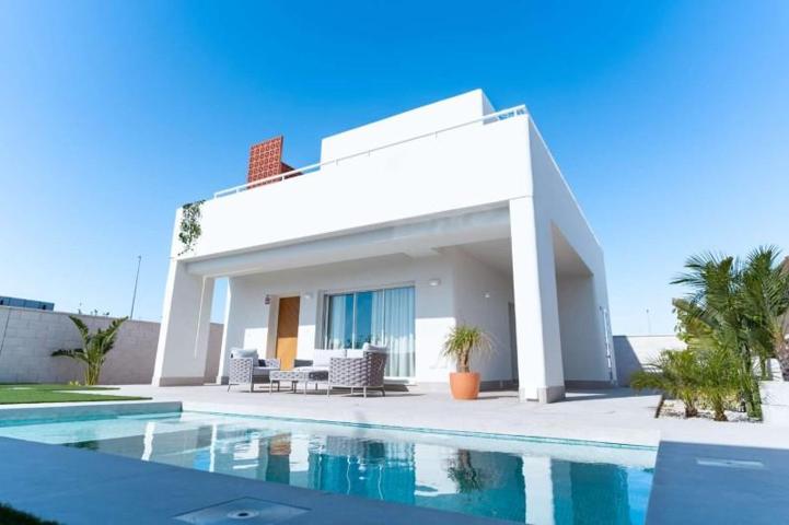 Chalet en venta en Alicante photo 0
